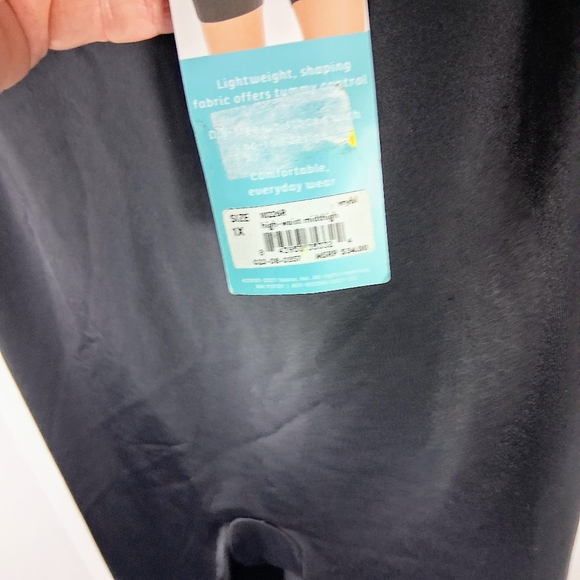 Spanx Shaping High Waisted Mid Thigh 1X Black Shorts New With Tags - Picture 2 of 8